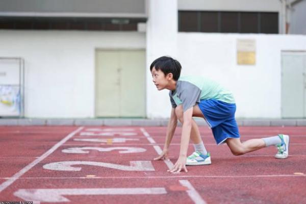 青少年体育培训课程的设计与提升方法(图1)